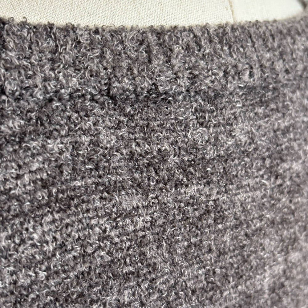Barefoot Dreams | Cozychic Lite Pullover, Carbon Pewter (Tan/Gray), Size Medium - Picture 15 of 15